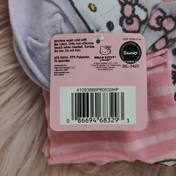 Brand New Ladies HELLO KITTY CAPRI SOCKS-2PR. - Picture 5 of 5
